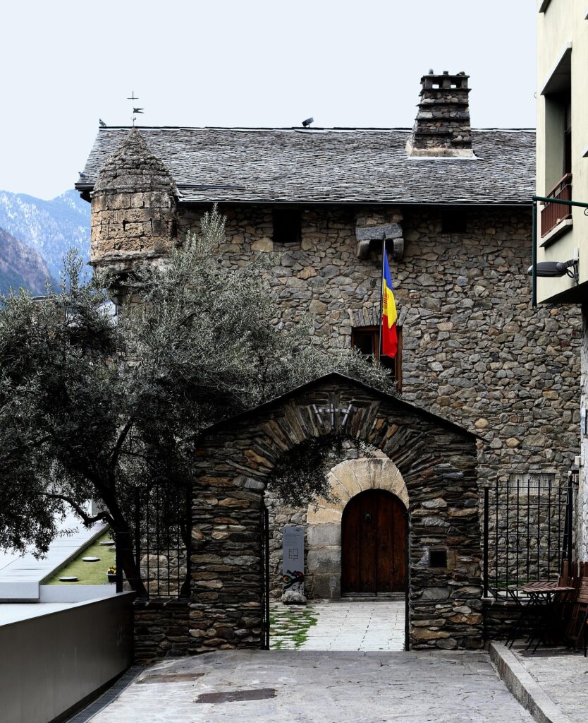 Faszinierende Bergwelt der Pyrenäen & Fürstentum Andorra